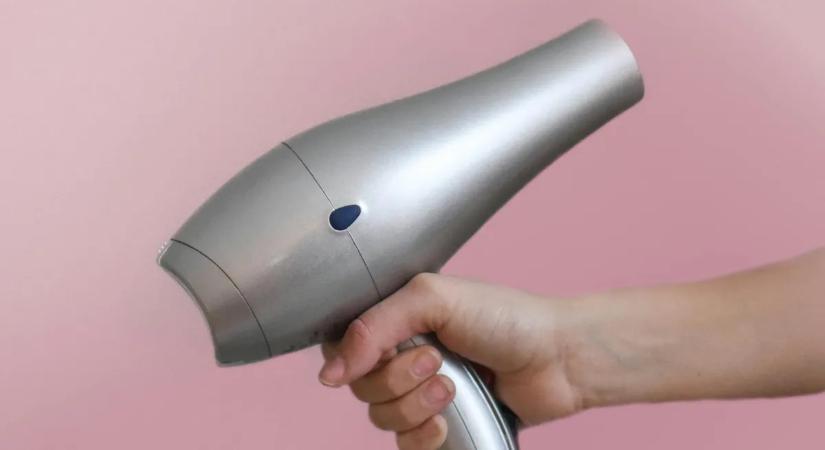 Hajszárítóval verhették át a jónépet Párizsban, gyanús adatok miatt indult nyomozás