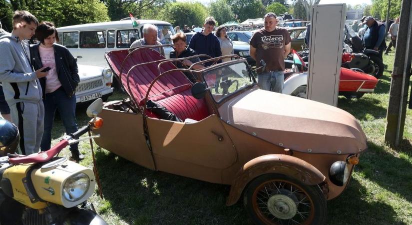Több mint 400 különleges autó sorakozott fel Kaposváron – csúcsot döntött a Technik Piknik