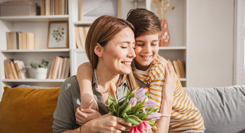 Tíz kedves és megható vers anyák napjára