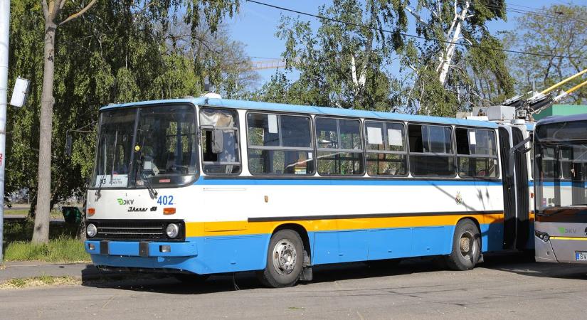 Retró tavasszal ünnepelt a DKV vasárnap – fotókkal, videóval