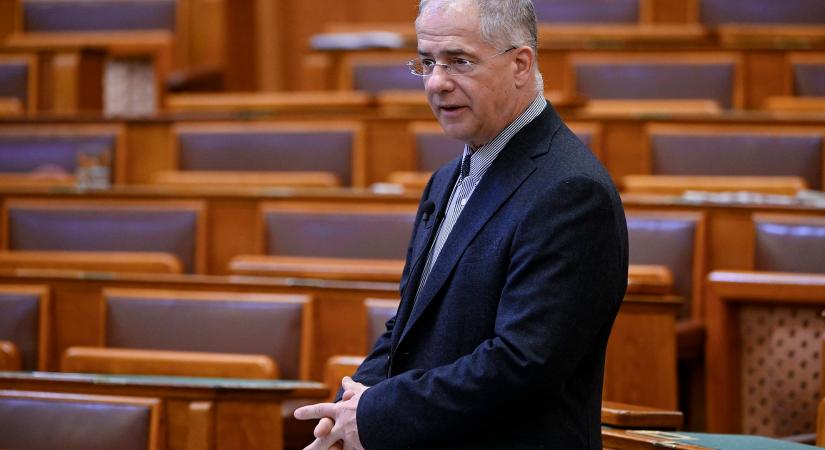 Nem indul már tisztségért és a parlamentbe sem ül vissza a fideszes alelnök