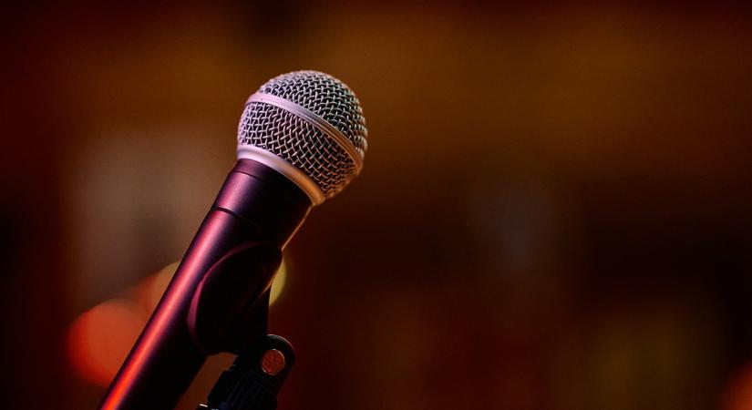 Egy perce jött! Ő váltja Curtist a Megasztár zsűrijében