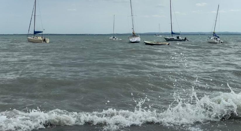 Viharos szél söpör végig az országon: a Kab-hegyen mérték a legerősebb lökést