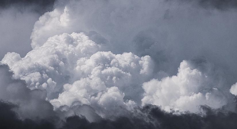 Erős széllel és faggyal érkezik egy hidegfront jövő héten, de vajon a május 1-jei hosszú hétvégét is elrontja? Itt a válasz