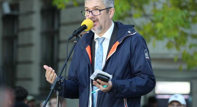 Hadházy: Pár nappal előbb lehet előzetesbe tenni Orbánt