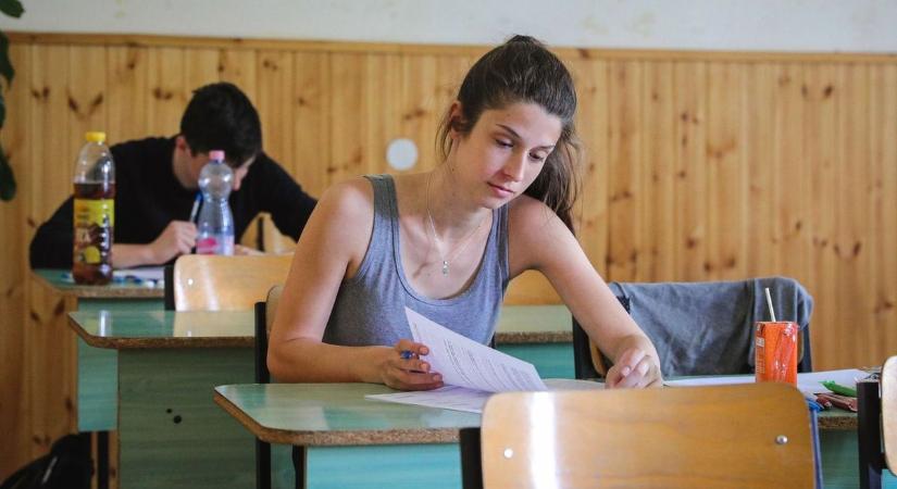 Kötelező óraszám és a szegregáció is szóba került Magyar Péter és az iskolaigazgatók egyeztetésén