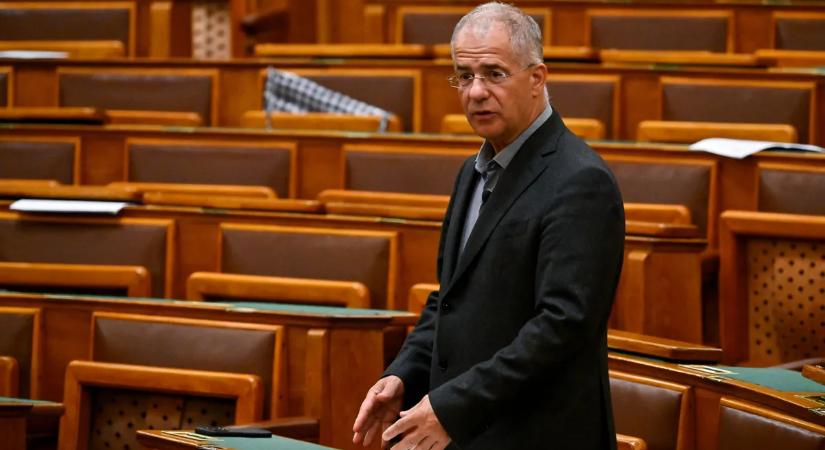 Kósa Lajos is lemond a parlamenti mandátumáról