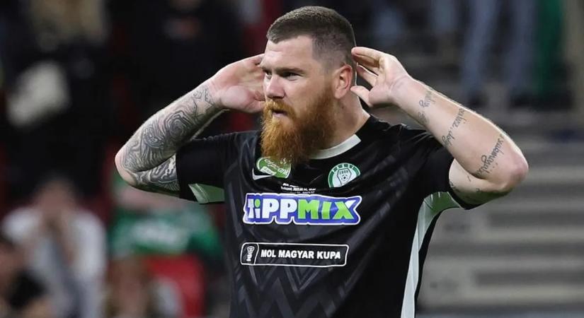 Fradi-Paks: Röpködtek a lapok, durvasággal döntött rekordot a válogatott csatár