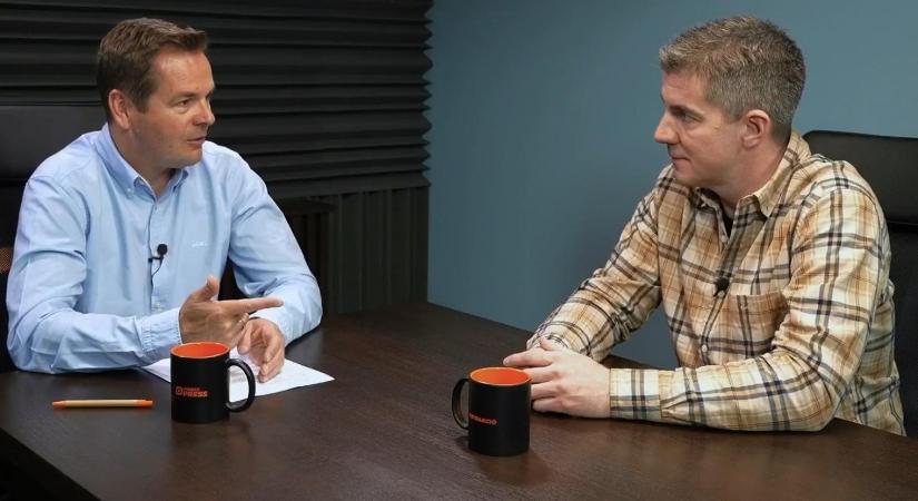 A politikai bizonytalanság hangneme