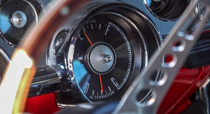 Amerikai vasak és legendás Ladák: elképesztő találkozó Balatonfűzfőn (galéria)