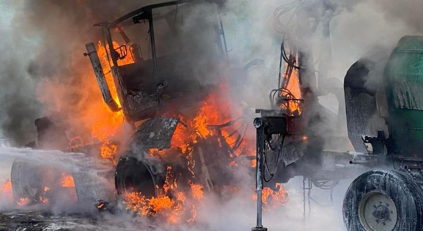 Megdöbbentő: tejben úszott az autópálya, súlyosan megsérült egy ételfutár