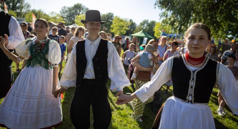 Május 1-jei programok Komárom-Esztergomban: programdömping a hosszú hétvégén