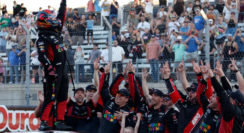 Most már 100%, hogy Tyler Reddick marad a 23XI Racingnél