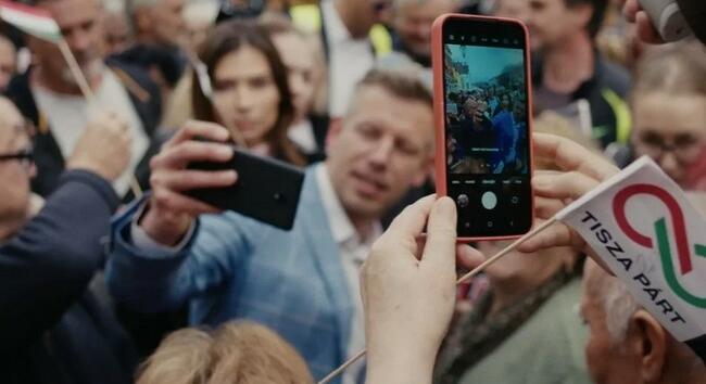 Magyar Péter Olaszországba utazik: bemutatják a róla készült dokumentumfilmet