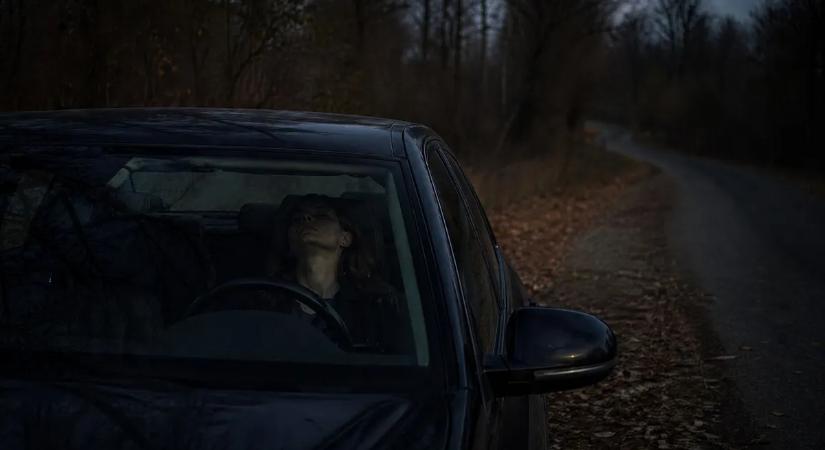 Holttestet találtak egy autóban, magyar nőé lehet