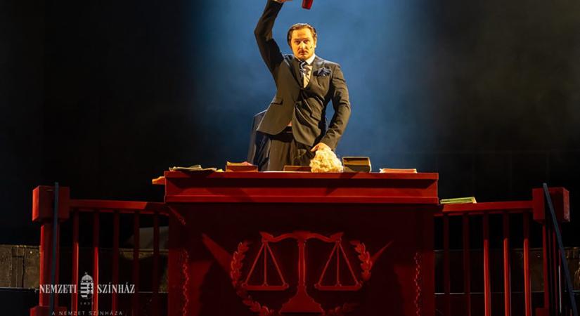 Aki sokat marxol, keveset fog