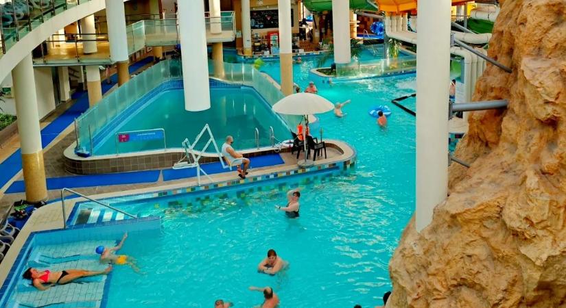 Élményfürdős újranyitással indul ez a hét