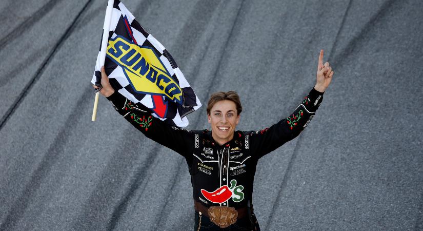 A NASCAR rocksztárja: Carson Hocevar megszerezte első Cup-győzelmét, majd úgy ünnepelt, mint még soha senki