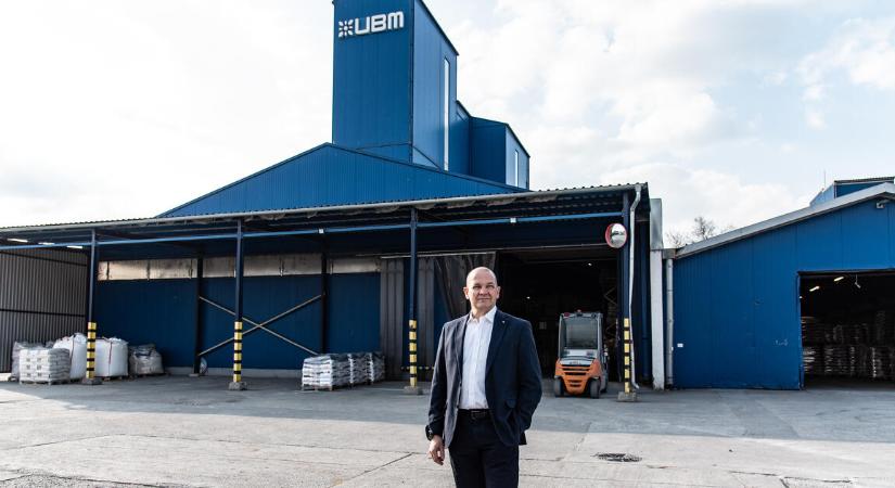 „Az egész magyar állattenyésztés megérezné, ha leállnánk” – klímaváltozásról, a kazah piacról és az ukrán szójáról is kérdeztük az UBM vezérét