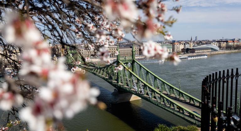 Napsütéses, csapadékmentes idővel indul a hét