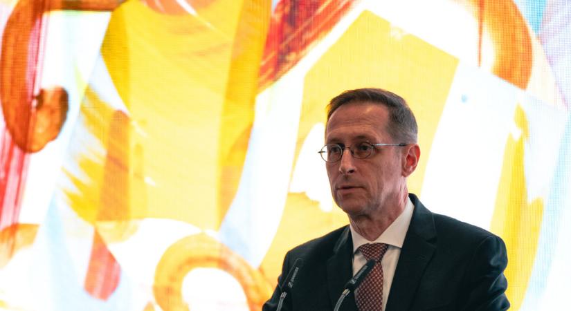 Mit üzennek Varga Mihályék Magyar Péter kormányának?