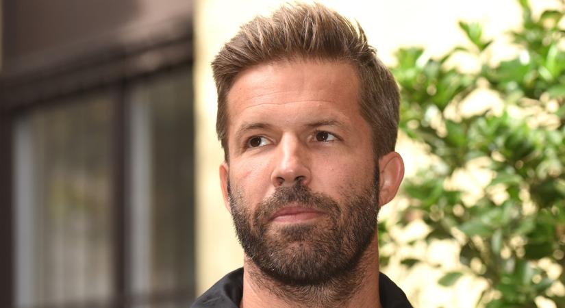 Milliókat bukott Sebestyén Balázs: pár hét alatt úszott el egy kisebb lakás ára