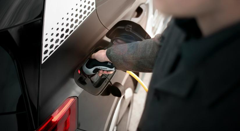 9 perc alatt 5%-ról 95%-ra: egy kínai elektromosautó-akkumulátor-gyártó szupergyors töltési technológiával támad