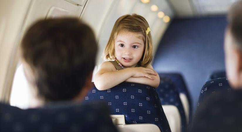 Tényleg felárat kellene fizetniük a hangoskódoknak a Ryanair reggeli járatain?