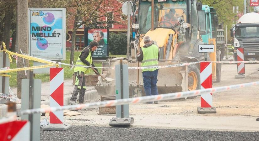 Mérföldkő a város életében – Megnyílt a forgalom előtt a 25-ös főút egyik felújított része Egerben