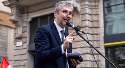 Hadházy Ákos: Orbán Viktort így előbb lehet előzetesbe tenni