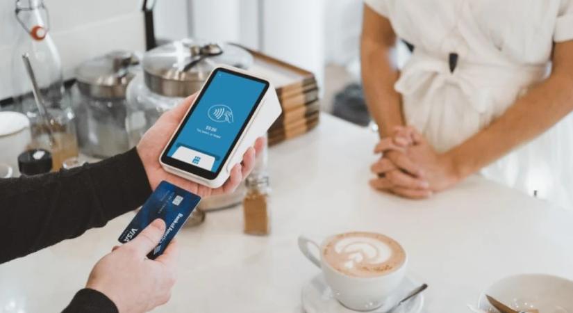 Csalóka a valóság a szárnyaló béreket mutató számok mögött