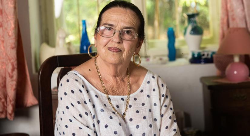 „Hétről hétre jön valami” – Oszter Sándor özvegye már az ágyból sem tud felkelni