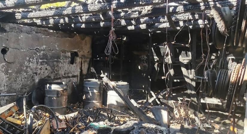 Fotókon a dráma: Robbanásveszély és pusztító lángok