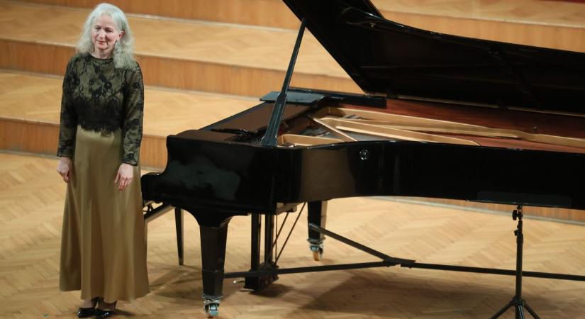 A világhírű zongoraművész és a nyíregyházi kórus közösen adott koncertet (fotók, videó)