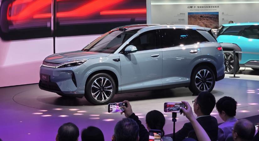 Kínában néztük meg a BYD ütős népautóját, a vadonatúj villanyos Atto 3-at