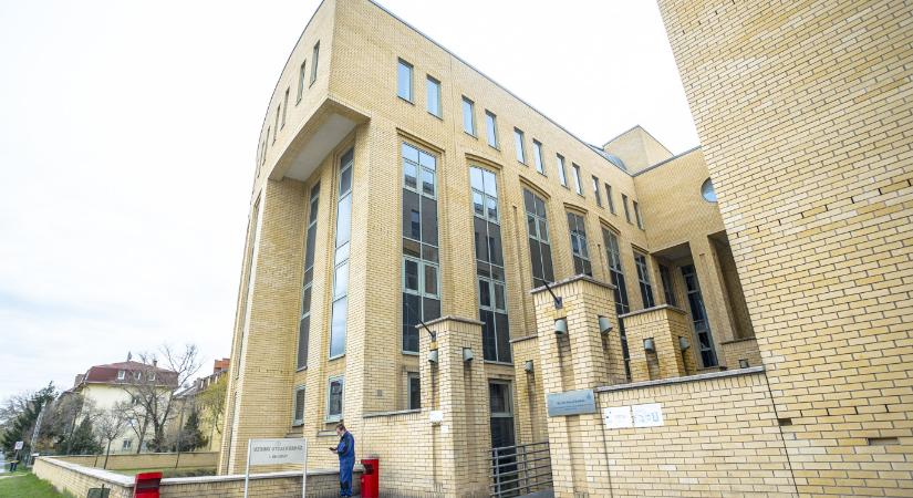 Az Uzsoki kórház igazgatója: A kórházak többsége brutális adóssággal küzd, ez rendszerhibára utal