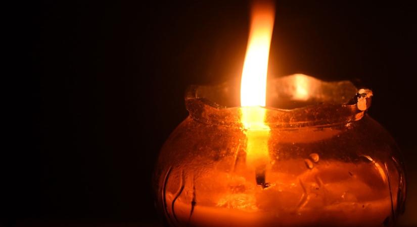 Kamera rögzítette a fiatal magyar édesapa tragikus halálát: Ádám egy villanyoszlopon búcsúzott az élettől