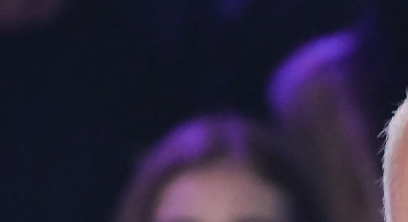 Így ringatta álomba beteg szerelmét Hajós András: a Friderikusz TalkShow-ban mutatta meg a megható altatódalt