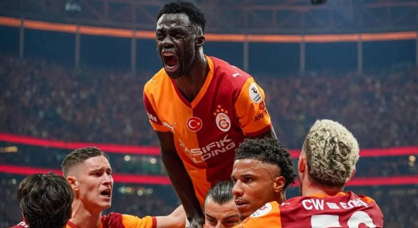 Sallai Rolandék botrányos meccsen végezték ki ősi riválisukat – videó