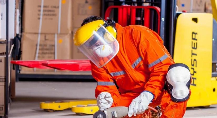 Hatalmasak a különbségek a fizikai munkások bérében is a régiók között