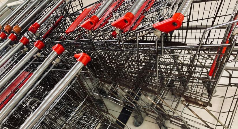 Trükközött a vevőszolgálati pultban - Több százezerrel károsította meg munkahelyét a vasi nő