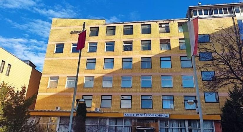 Egy kerekesszék is új esély lehet: összefogás Dunaújvárosban