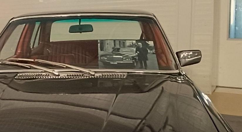 Videón Kádár János luxus-Mercedese: Esztergomban állították ki a különleges autót