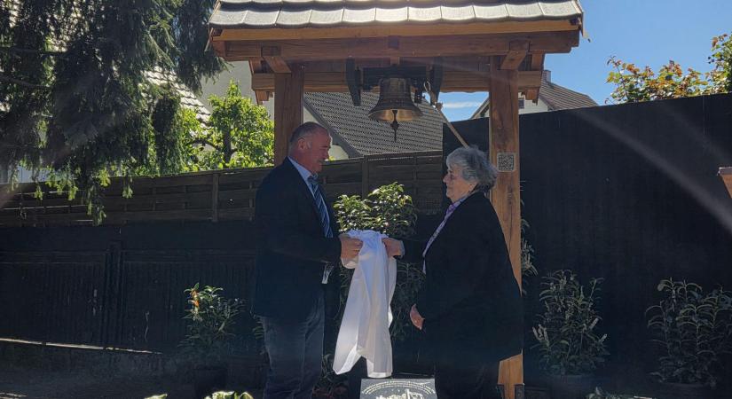 Lélekharang a kitelepítettek emlékére Gútoron