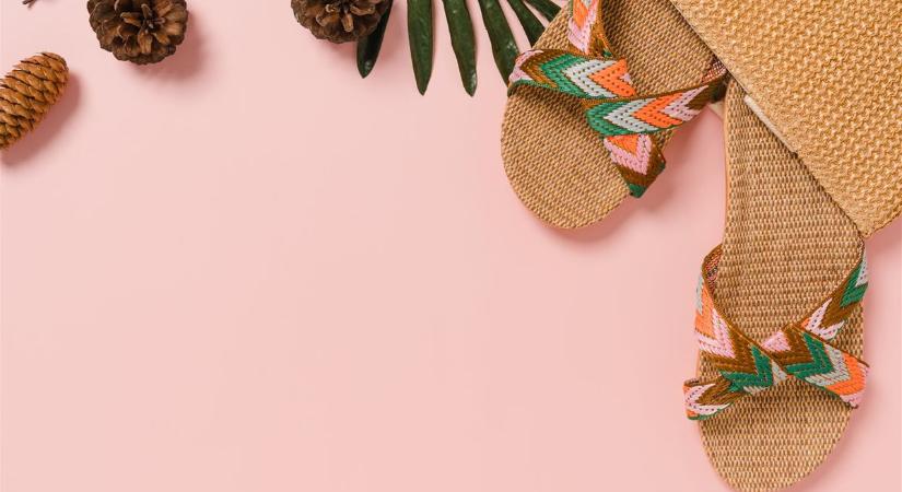 Kényelem és stílus a forró napokra – így válasszuk ki a tökéletes női papucs modellt