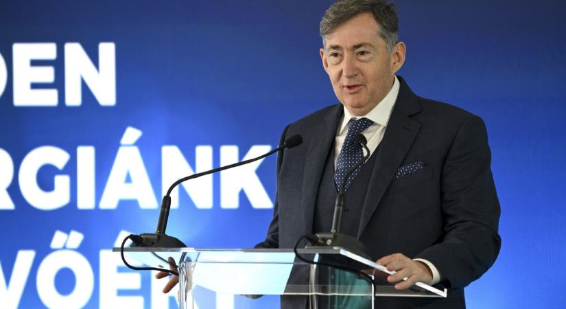 Elképesztő tempóban tűnnek el a milliárdok Mészáros Lőrinc csúcsvállalataiból: van, ahol alig maradt pénz a fizetésekre