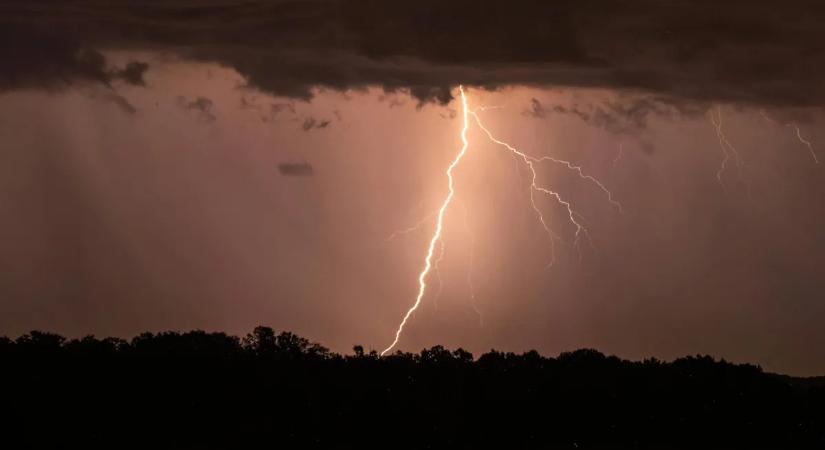 Halálos viharok Bangladesben: 14 áldozatot követeltek a villámcsapások