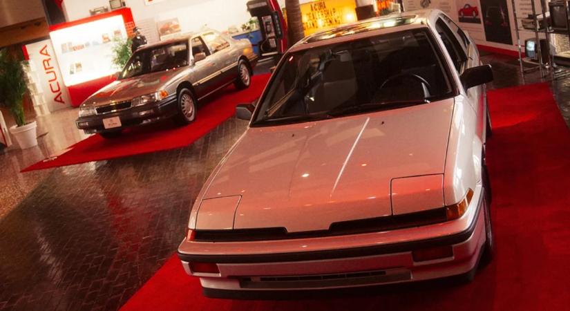 Így nézett ki 40 évvel ezelőtt egy autókereskedés