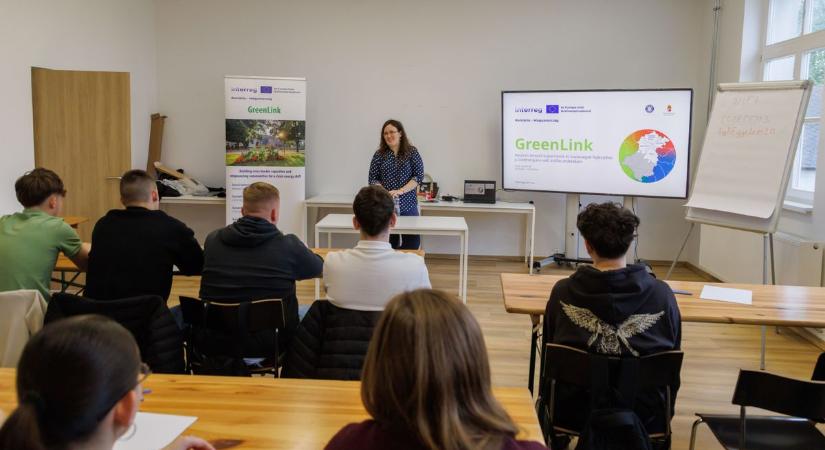 Középiskolások kerestek megoldást az energiatudatosság növelésére – 12 órás Climathont tartottak Nyírbátorban