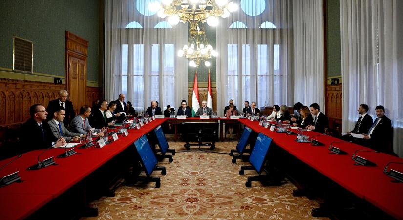 Hatalmas apanázst veszít el a Fidesz, hatalmas pénz kerül át a Tisza Párthoz